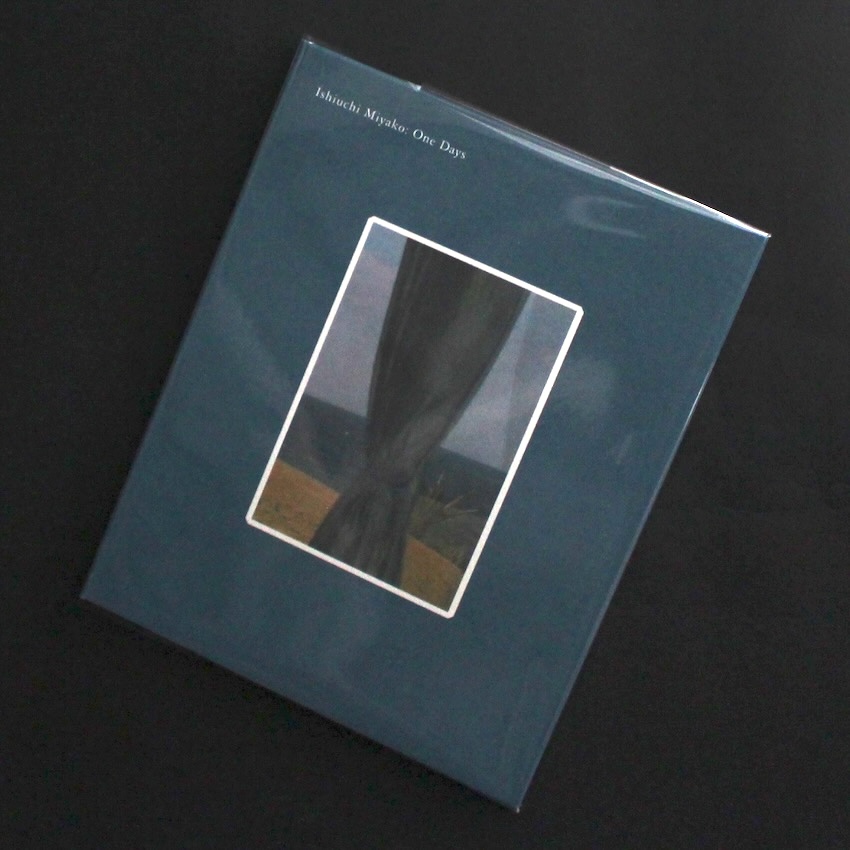 石内　都 / Miyako Ishiuchi / One Day