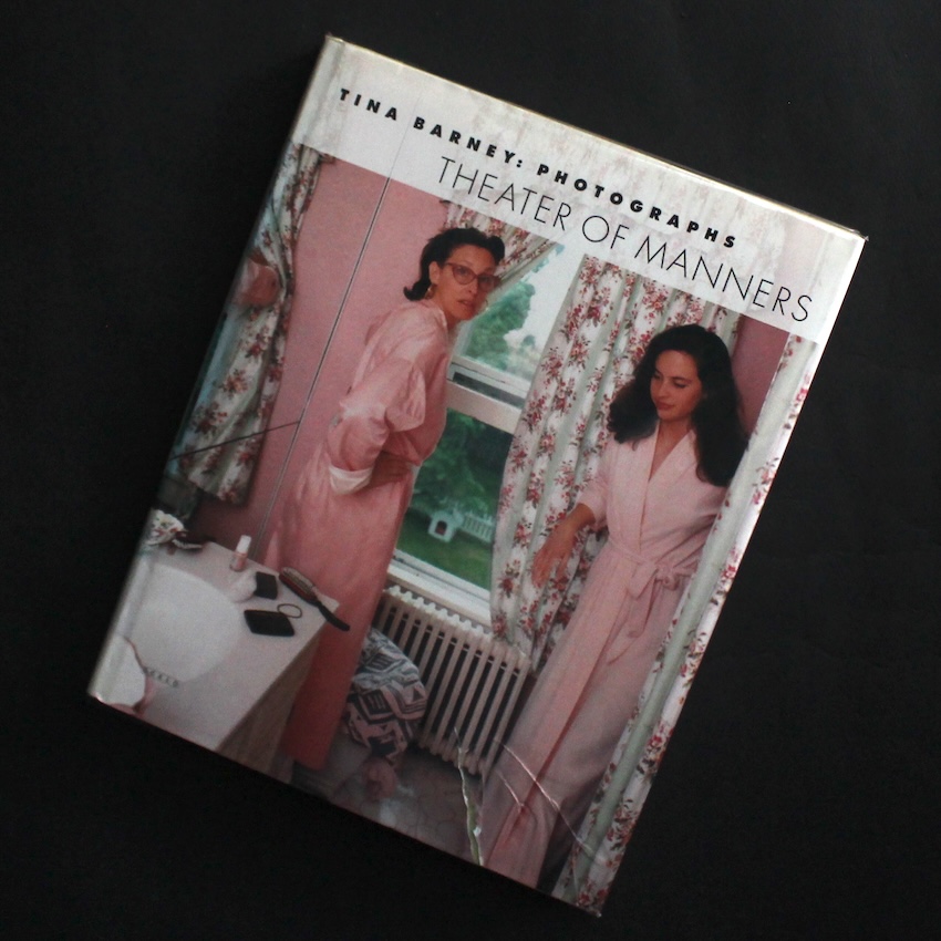 Tina Barney / Theater of Manner（Damaged Jacket）