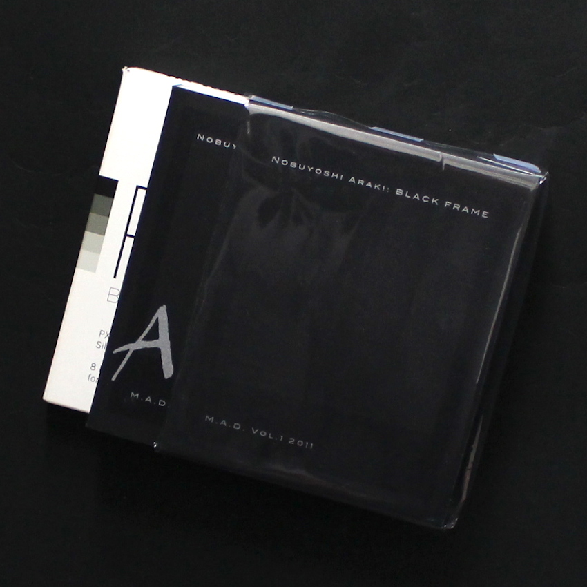 荒木　経惟 / Nobuyoshi Araki / 遺影 荒木経惟 Nobuyoshi ArakiI Black Frame M.A.D. Vol.1 2011