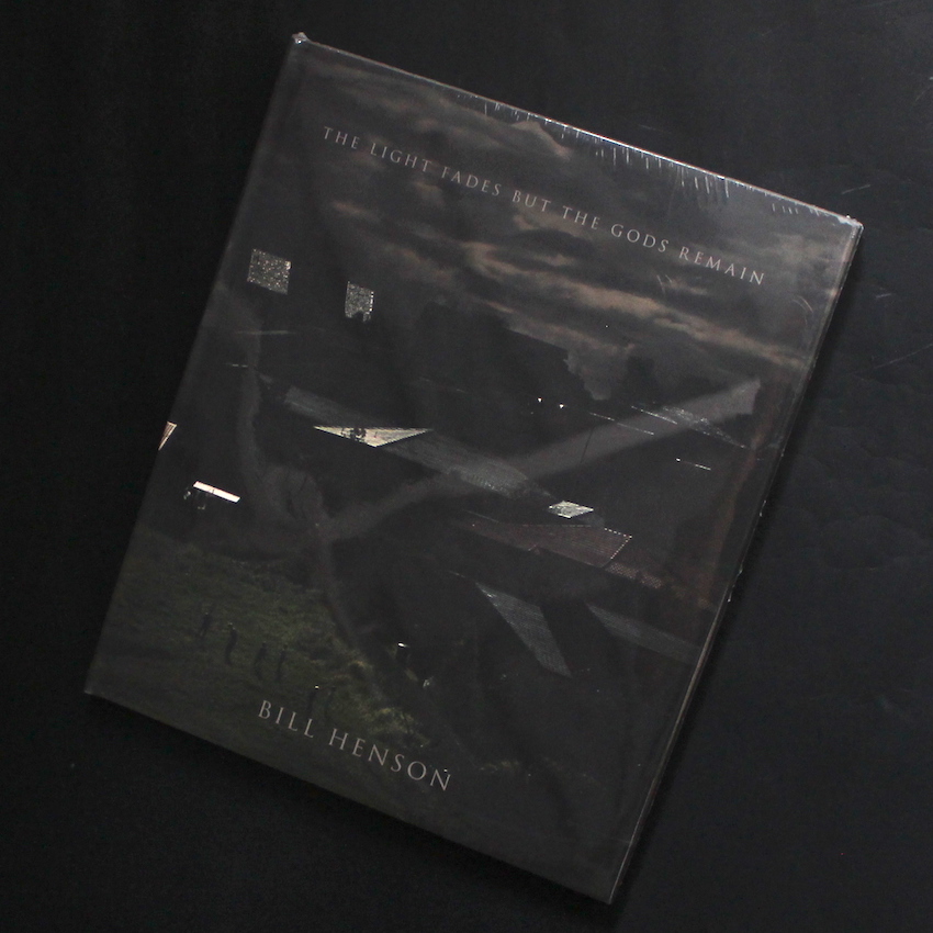 Bill Henson / The Light Fades But the Gods Remain（Unopened）